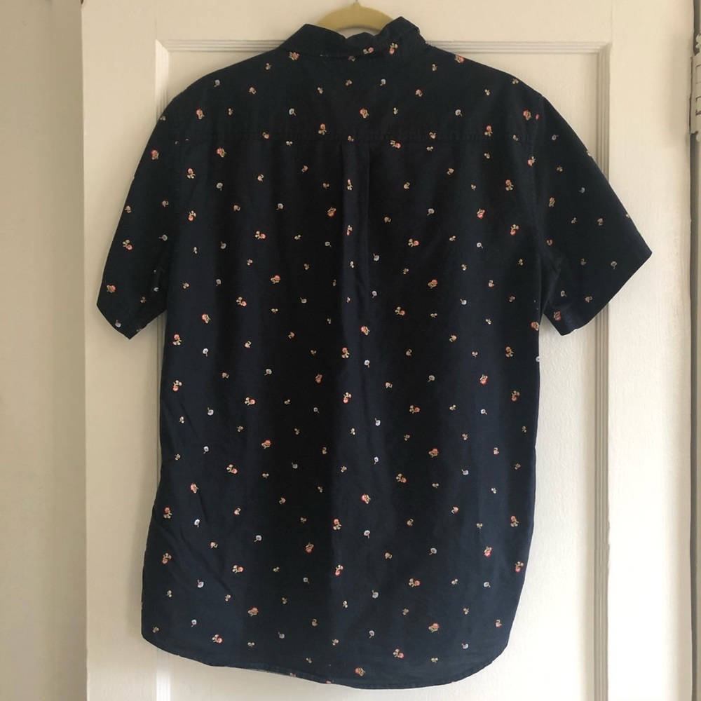 Button Up - Picture 4 of 7